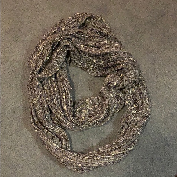 Scarves - Picture 4 of 8